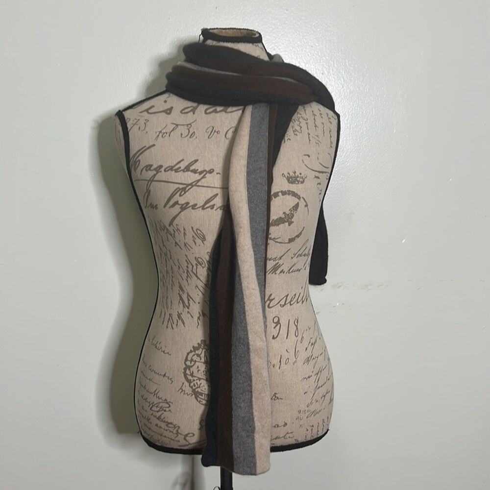 AMICABLE 100% CASHMERE SCARF - Picture 3 of 5